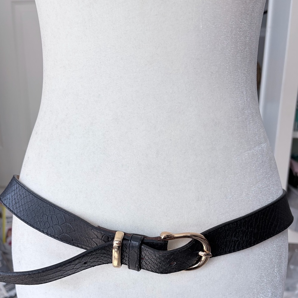 & Other Stories Black Textured Leather Belt Gold-Tone Curved Buckle
